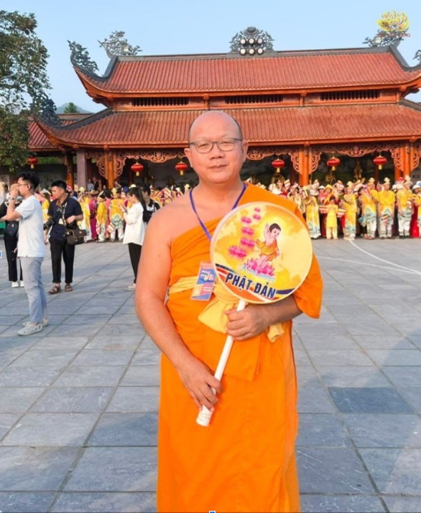 Đại đức Phra Pornchai Pinyapong - Chủ tịch Liên minh Phật tử Thế giới đến dự lễ Phật đản chùa Ba Vàng