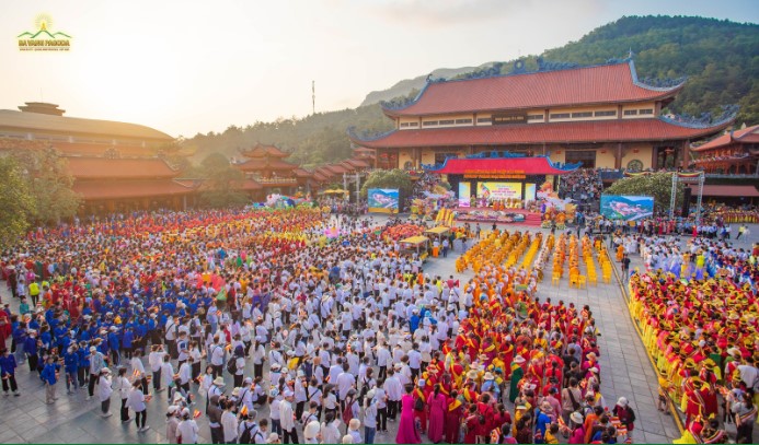 Đại lễ Phật đản chùa Ba Vàng 2023