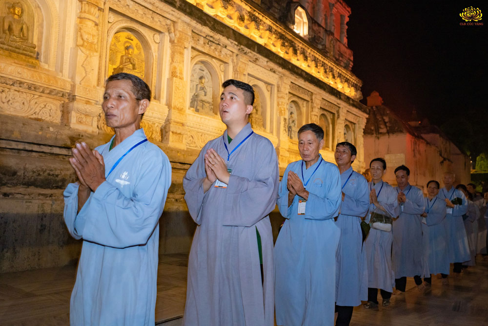 Thật là hạnh phúc khi được tới nơi ghi dấu sự kiện Đức Phật thành đạo phải không các đạo hữu?