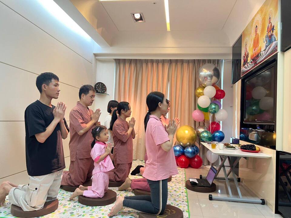 Các Phật tử tại Đài Loan cùng nhau tu tập
