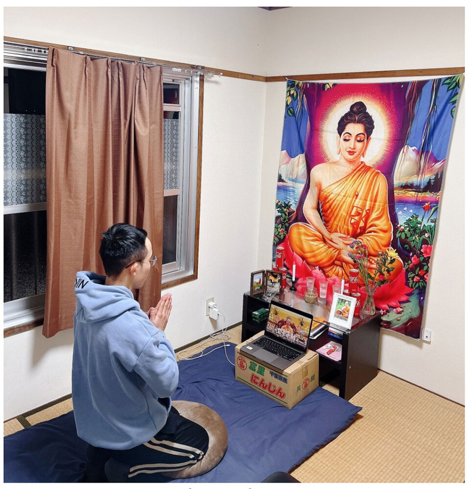 Tu tập là con đường giúp chuyển hóa khổ đau (Hình ảnh tu tập của một Phật tử xa xứ tại Tokyo, Nhật Bản)