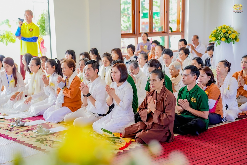 Các Phật tử Việt Nam và Myanmar trang nghiêm tham gia lễ khánh thành