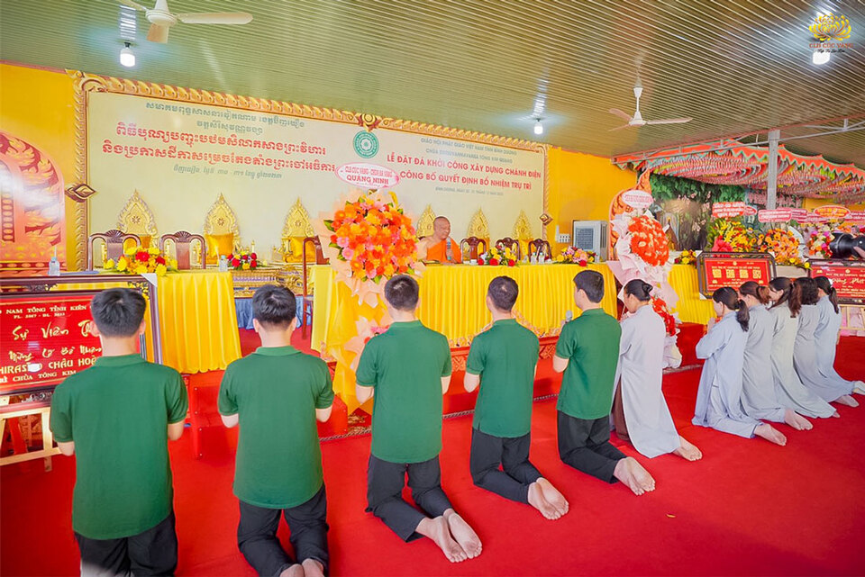 Ủy viên thư ký HĐTS, Phó trưởng BTS GHPGVN TP.Hồ Chí Minh, trụ trì chùa Candaransi -Hòa thượng Danh Lung từ bi hứa khả thọ nhận vật thực, tịnh tài cúng dường và hồi hướng công đức cho các Phật tử.