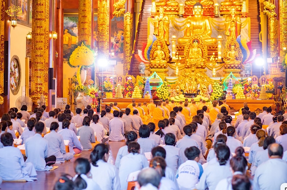 Các Phật tử đã nương theo chư Tăng Ni lễ Phật sám hối 3 ngày 3 đêm liên tục (ảnh năm 2022)
