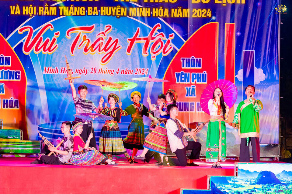 Nhóm nhảy ban thanh thiếu niên Ban trị sự giáo hội Phật giáo Việt Nam huyện Minh Hoá gửi tới chương trình Vui trẩy hội ca khúc 