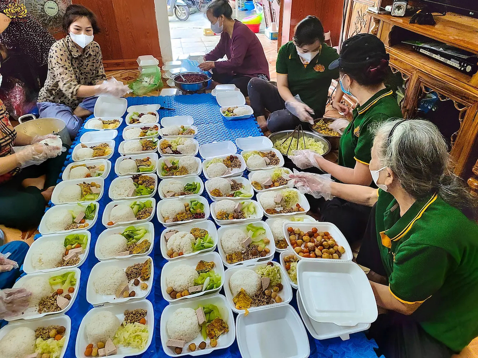 Chúc bà con ăn ngon miệng. Cùng chung sức, chung lòng vượt qua khó khăn này nhé!