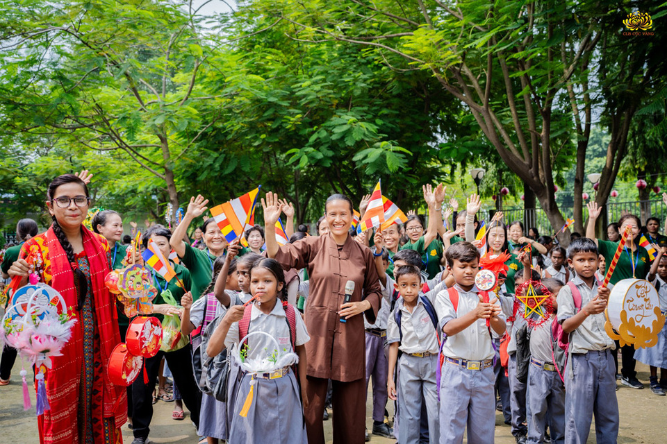 Hỷ vô lượng là khi thấy mọi người sống trong nhân lành, quả lành thì tâm mình rất hoan hỷ, không ganh ghét, đố kỵ