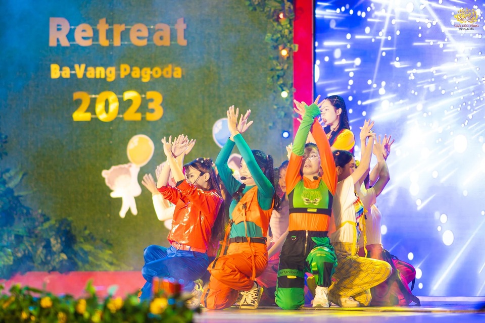 Tiết mục mở màn 
