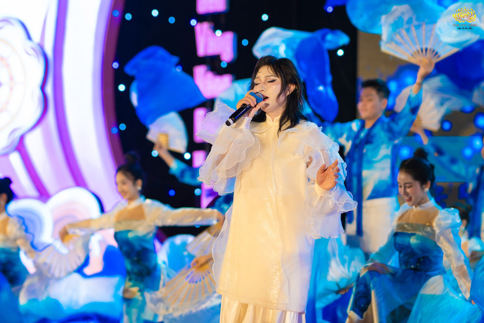 Ca sĩ Layla - Á quân The Voice trong tiết mục