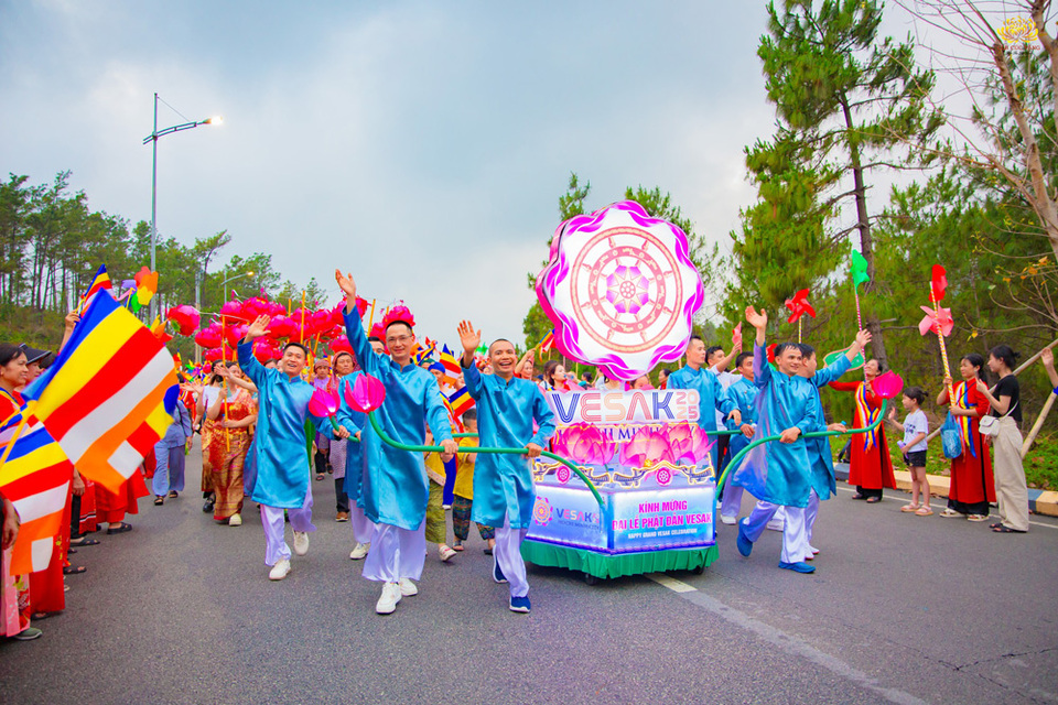 xe-hoa-vesak