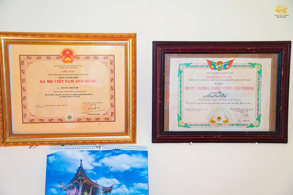 Tấm bằng khen Huân chương chiến công giải phóng của người con trai mẹ đã нy sinh trong cuộc kháng chiến chống Mỹ