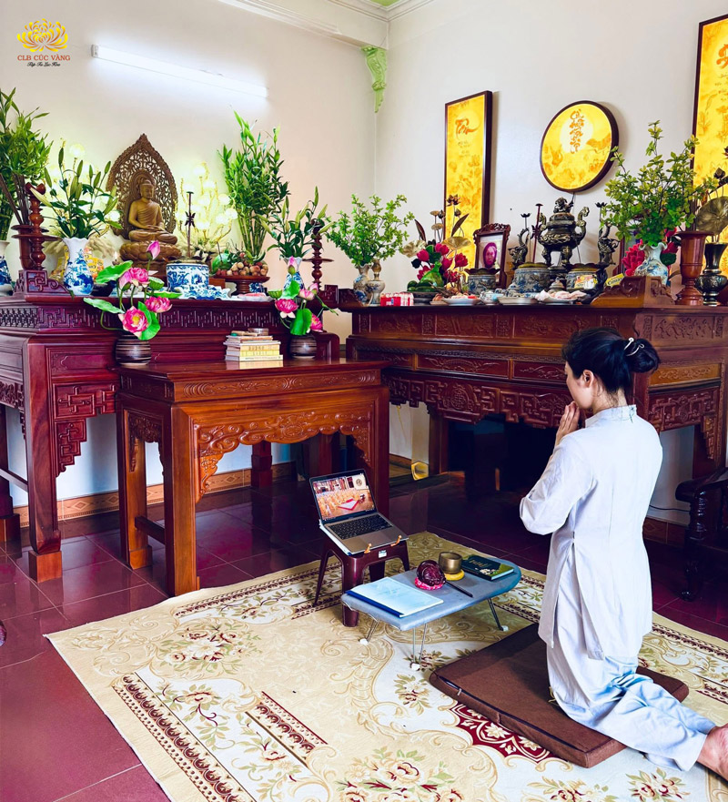 Quy y Tam Bảo, phát nguyện thọ nhận Bát quan trai giới,... hồi hướng hóa giải nạn dịch Covid-19 (ảnh minh họa)