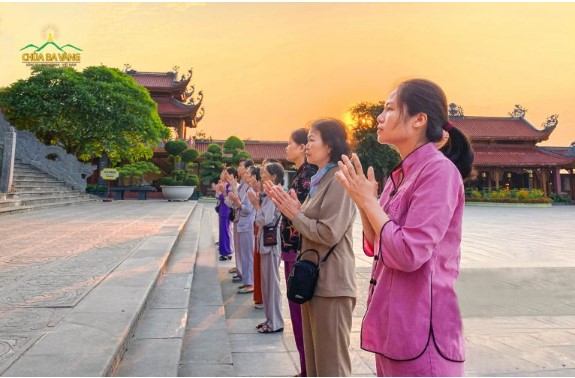 Nếu chúng ta muốn cho vị thọ thần có thể tăng phúc thì chúng ta nên phát tâm làm việc phúc thiện nơi Tam Bảo dù ít dù nhiều 