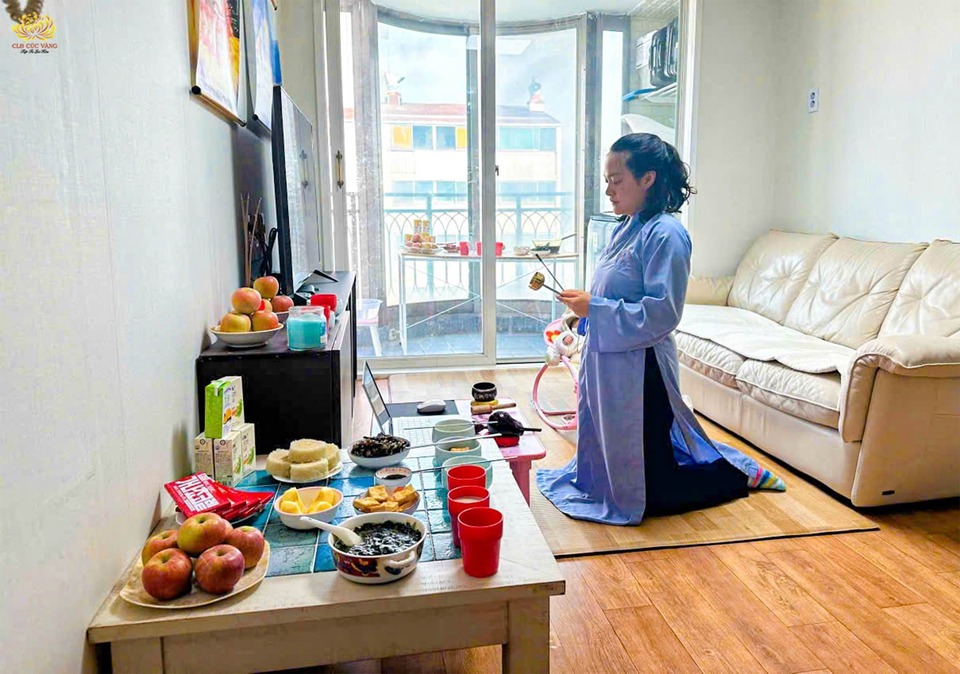 Phật tử cúng Rằm tháng 7 tại nhà 