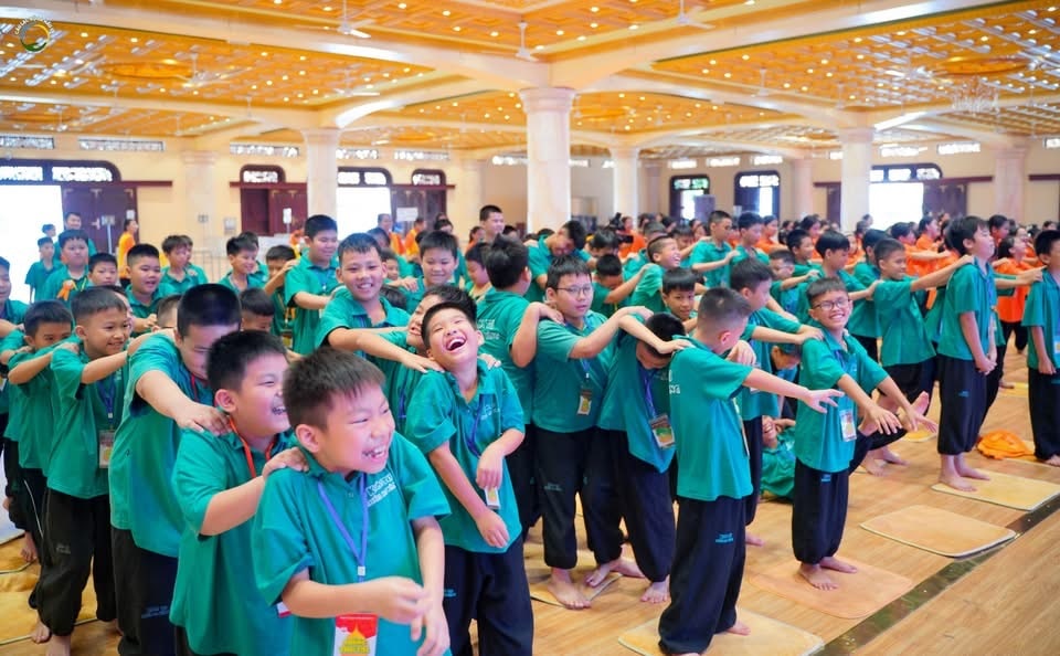 Khoảnh khắc vui vẻ trong lúc giải lao giữa buổi chia sẻ.