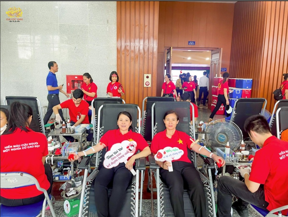 Hiến máu (nội thí) để giúp đỡ người khó khăn