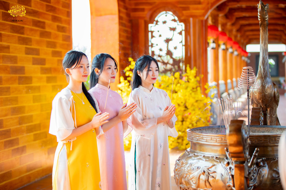 Việc đi chùa để cầu phúc giúp chúng ta rất dễ thành tựu nếu có tâm đầy đủ cung kính Tam Bảo