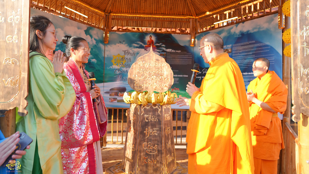 Ngôi nhà lục hòa: Tiếp nối Phật hoàng Trần Nhân Tông để dòng chảy Phật Pháp mãi mãi không dừng nghỉ