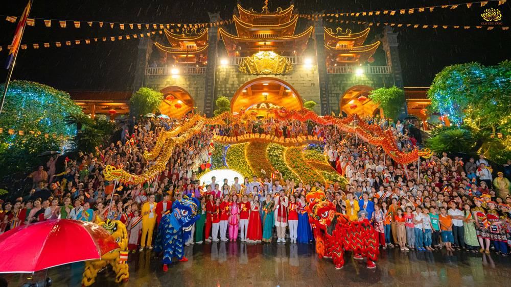 Nhìn lại những khoảnh khắc ý nghĩa trong Đại lễ Phật Đản chùa Ba Vàng 2024