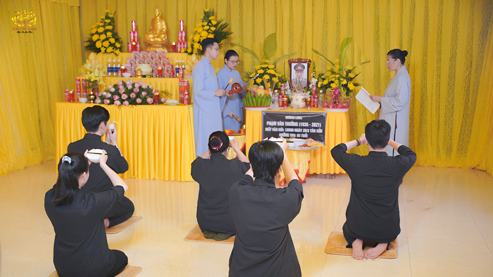 Nghi thức tụng kinh cúng cơm trong đám ma dành cho đạo tràng làm phận sự (trường hợp người mất là nhân dân Phật tử chưa phát nguyện Bồ Đề tu lục hòa)
