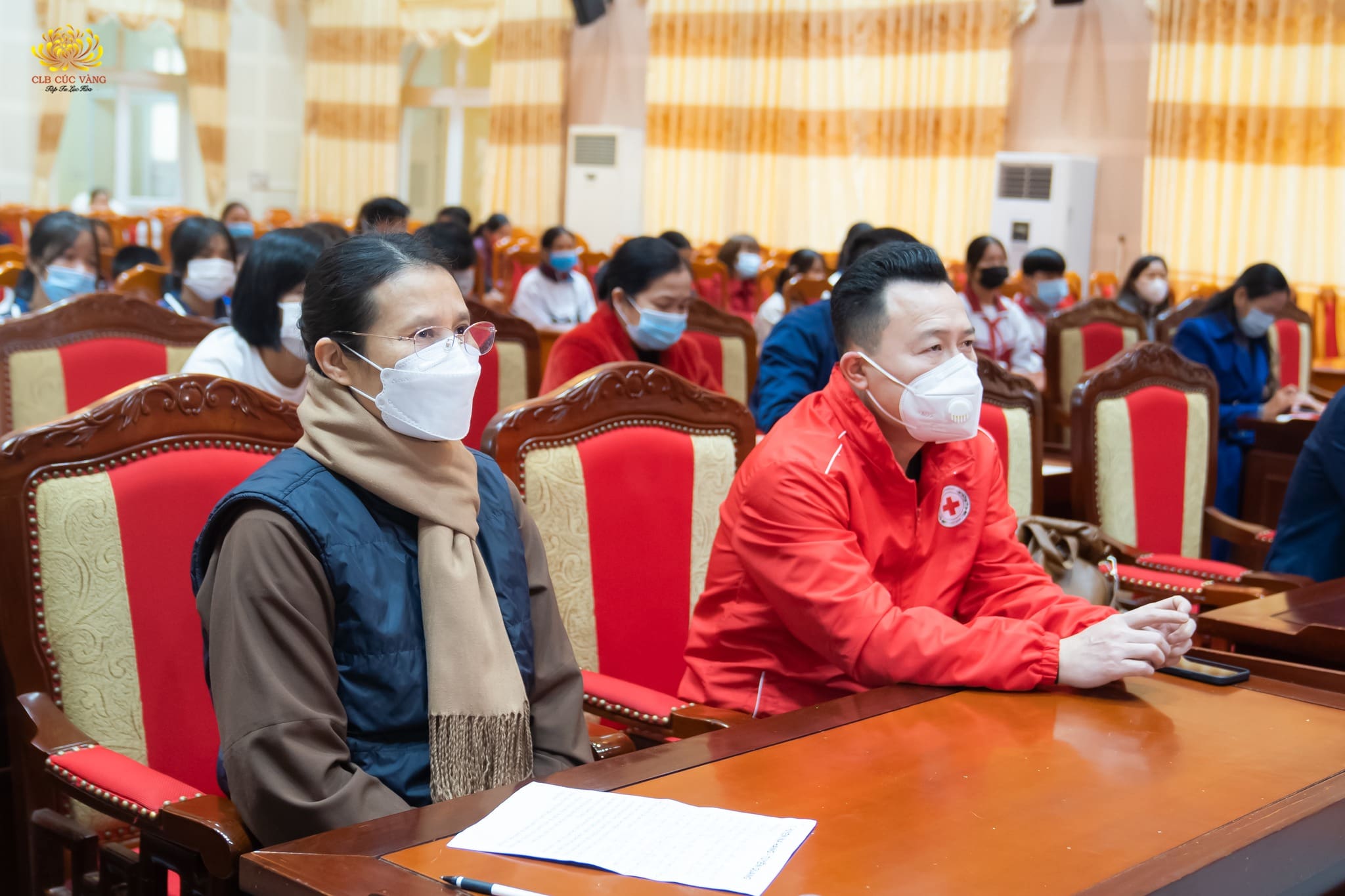 Đồng hành cùng đoàn có ông Nguyễn Hoàng Long - Chủ tịch Hội chữ Thập đỏ tỉnh Tuyên Quang