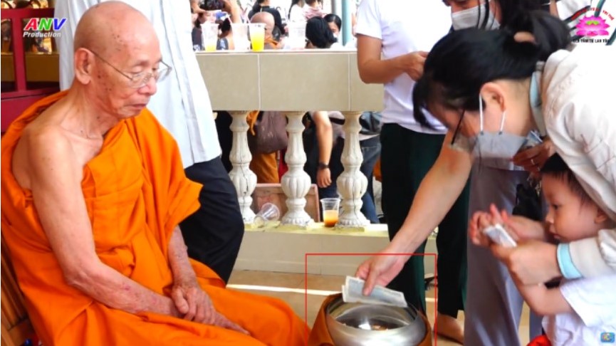Hình ảnh trong phút thứ 20:41 của video CLB Tâm Từ Lan Tỏa cúng dường Trai Tăng,    Đặt bát ở chùa Bửu Quang Đại Lễ Phật Đản PL:2566 DL:2022