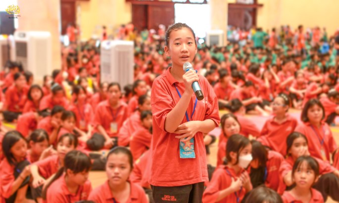 Bạn Nguyễn Quỳnh Anh trong buổi chia sẻ của Cô Phạm Thị Yến