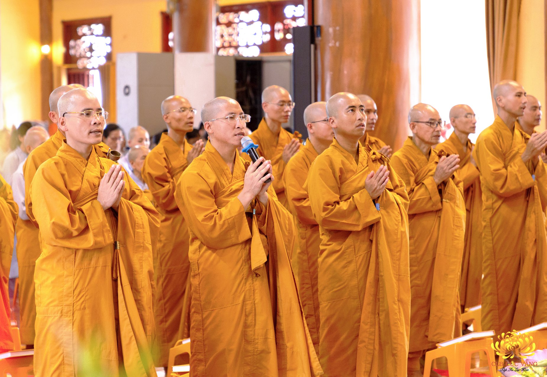 Chư Tăng chùa Ba Vàng tác lễ khai đàn cho các Phật tử tu tập theo 3 tháng an cư kiết hạ của chư Tăng