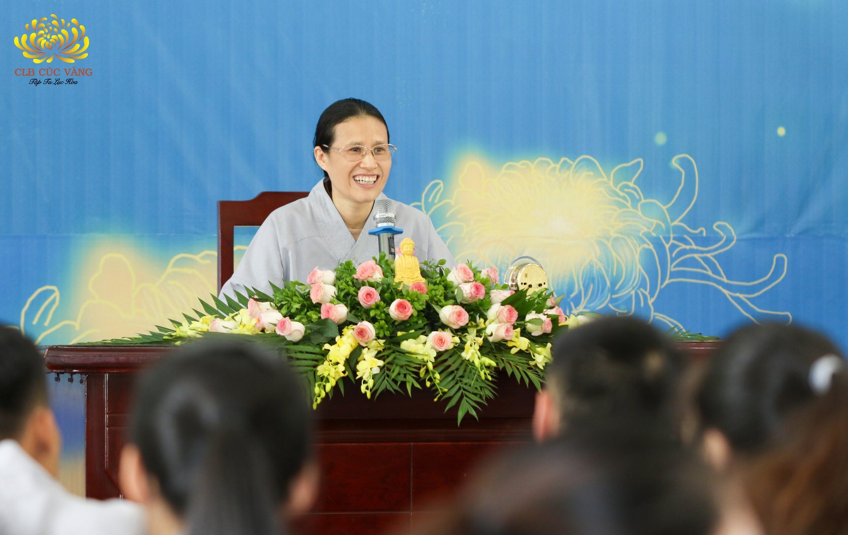 Cô Phạm Thị Yến trong buổi chia sẻ với các thành viên trong CLB Trúc Thanh