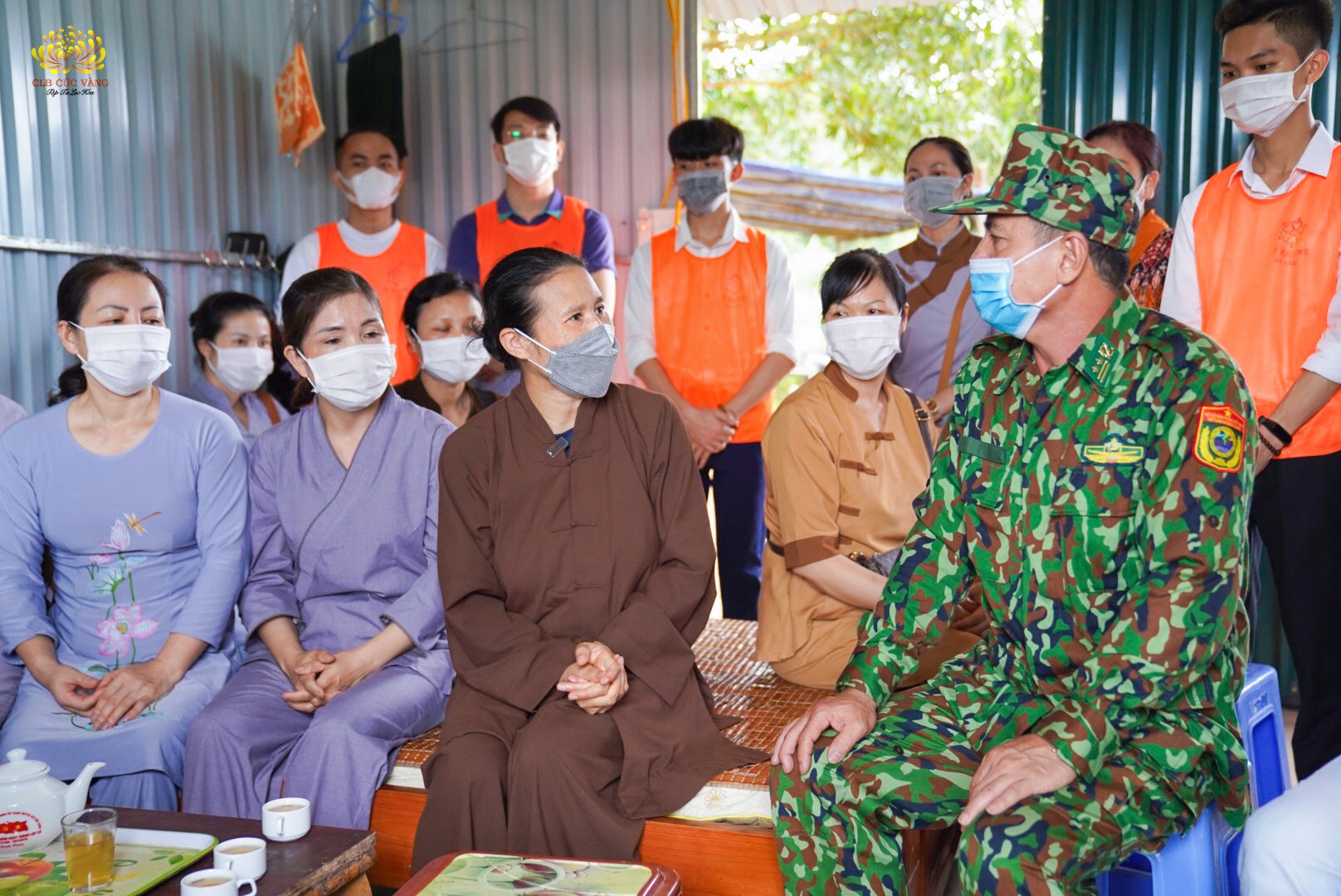 Ấm áp tình dân quân - Đoàn Phật tử CLB Cúc Vàng  tới thăm chốt Pò Hèn Đồn Biên phòng Bắc Sơn
