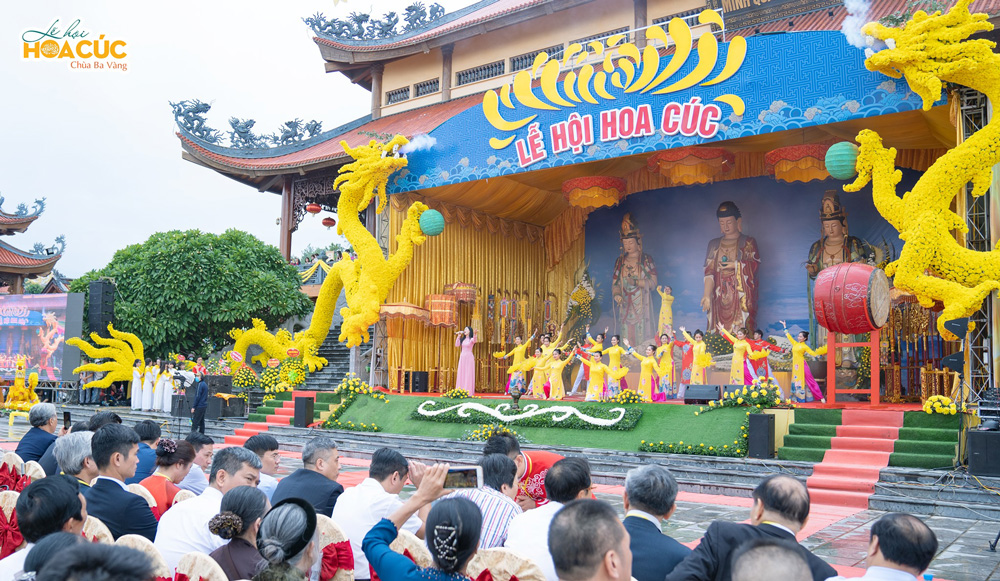 Những tiết mục văn nghệ hấp dẫn và đặc sắc trong Lễ hội Hoa Cúc chùa Ba Vàng 2020