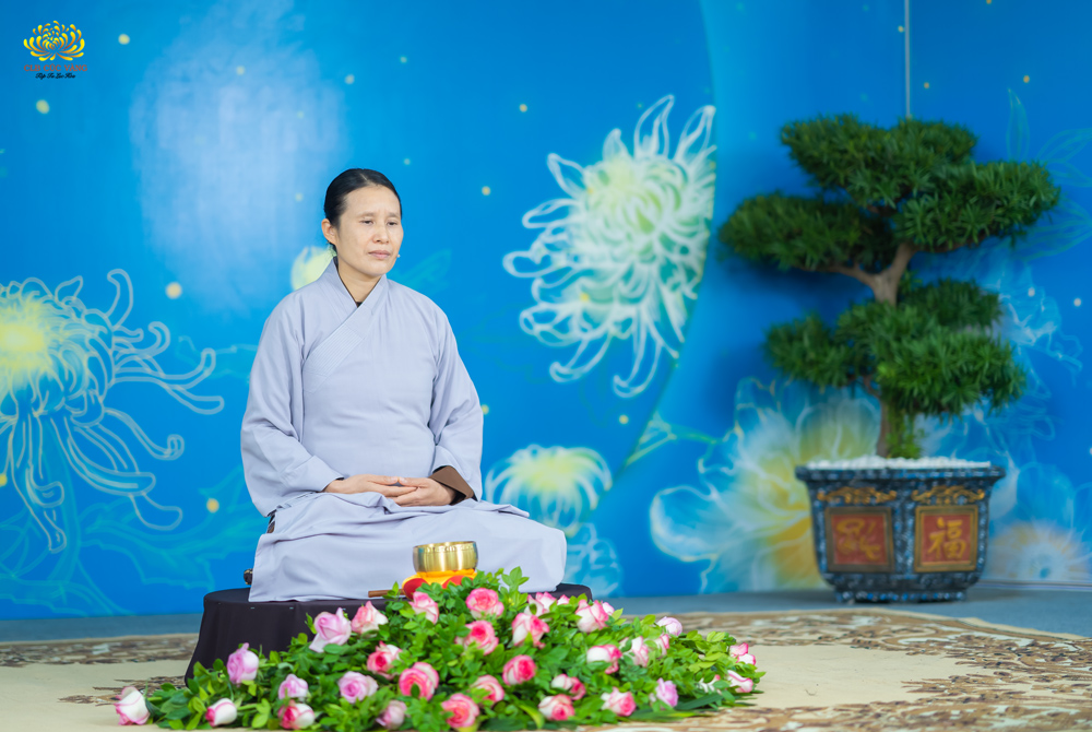 Cô Phạm Thị Yến hướng dẫn các phương pháp thiền giúp tâm an định, thanh lý phiền não