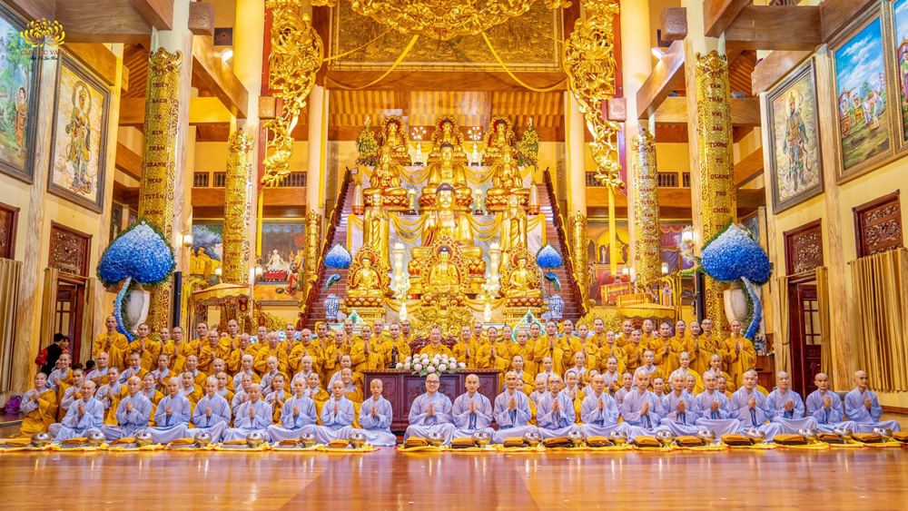 Lễ thế phát xuất gia – chùa Ba Vàng