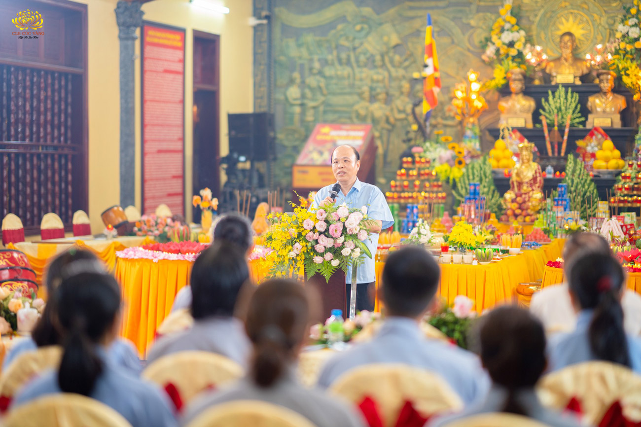 Nhà báo Đoàn Mạnh Phương - Chủ tịch Viện chính sách, pháp luật và quản lý, Tổng biên tập tạp chí Việt Nam   hội nhập phát biểu tại buổi lễ