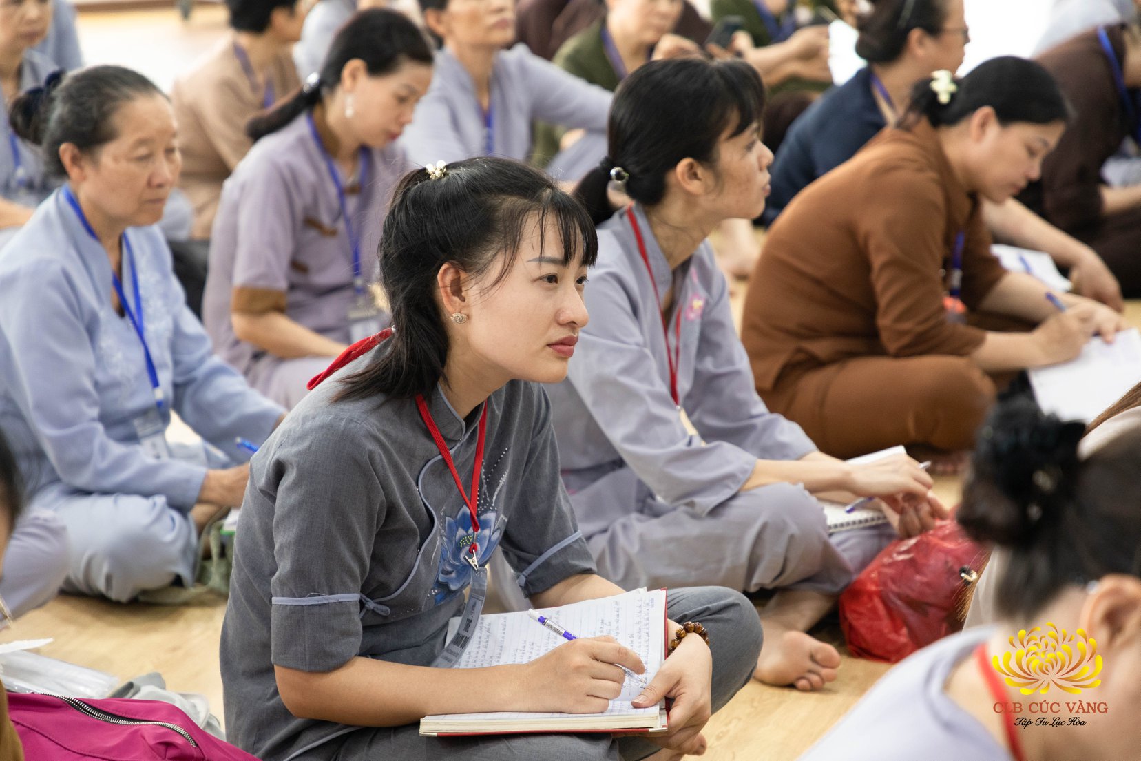 Phật tử trong Ban Cán sự đạo tràng chăm chú lắng nghe