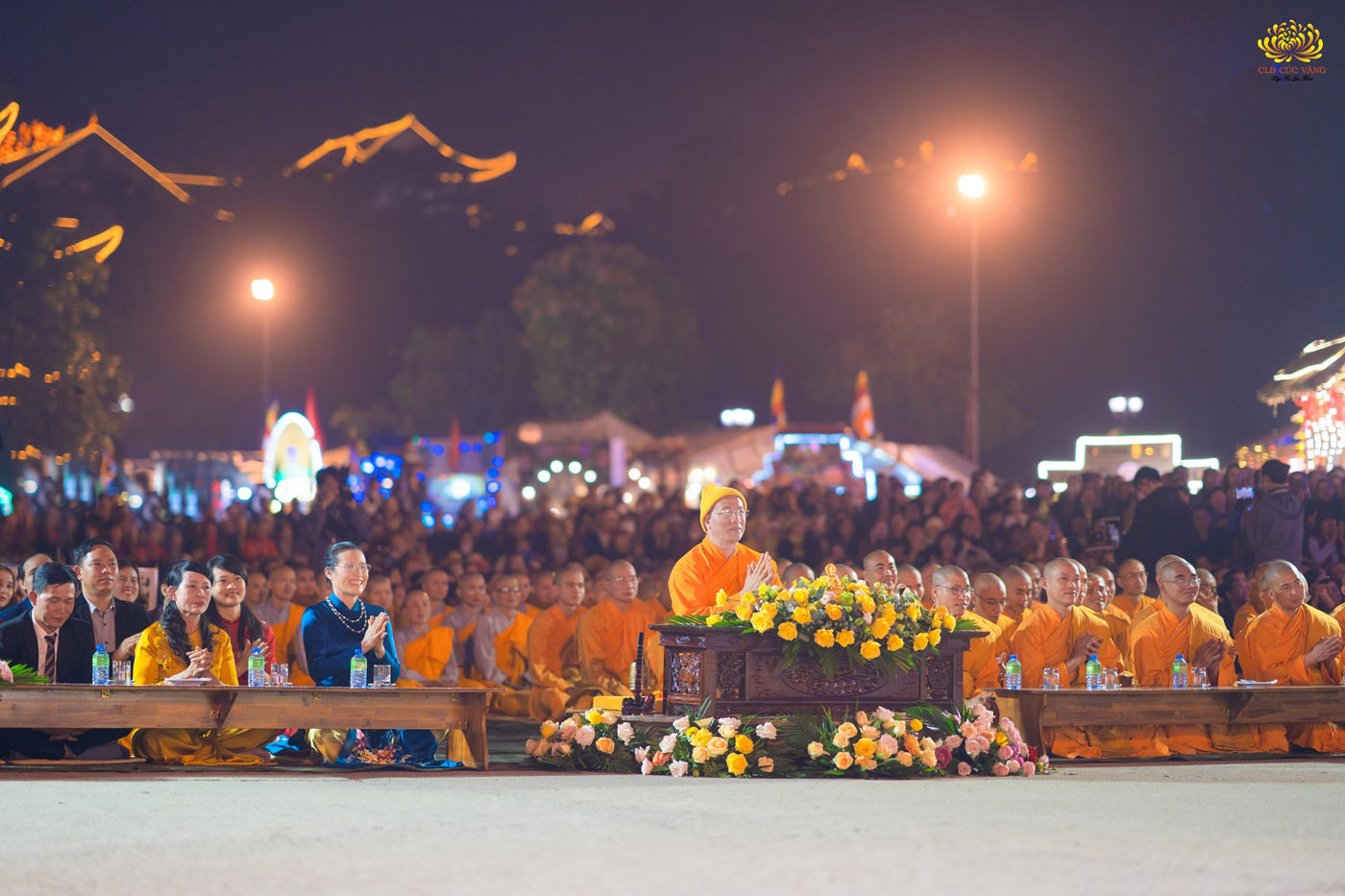 Sư Phụ Thích Trúc Thái Minh cùng chư tôn đức Tăng Ni chùa Ba Vàng quang minh tham dự chương trình đêm văn nghệ kính mừng sinh nhật Sư Phụ lần thứ 56, sinh nhật CLB Cúc Vàng 2023.