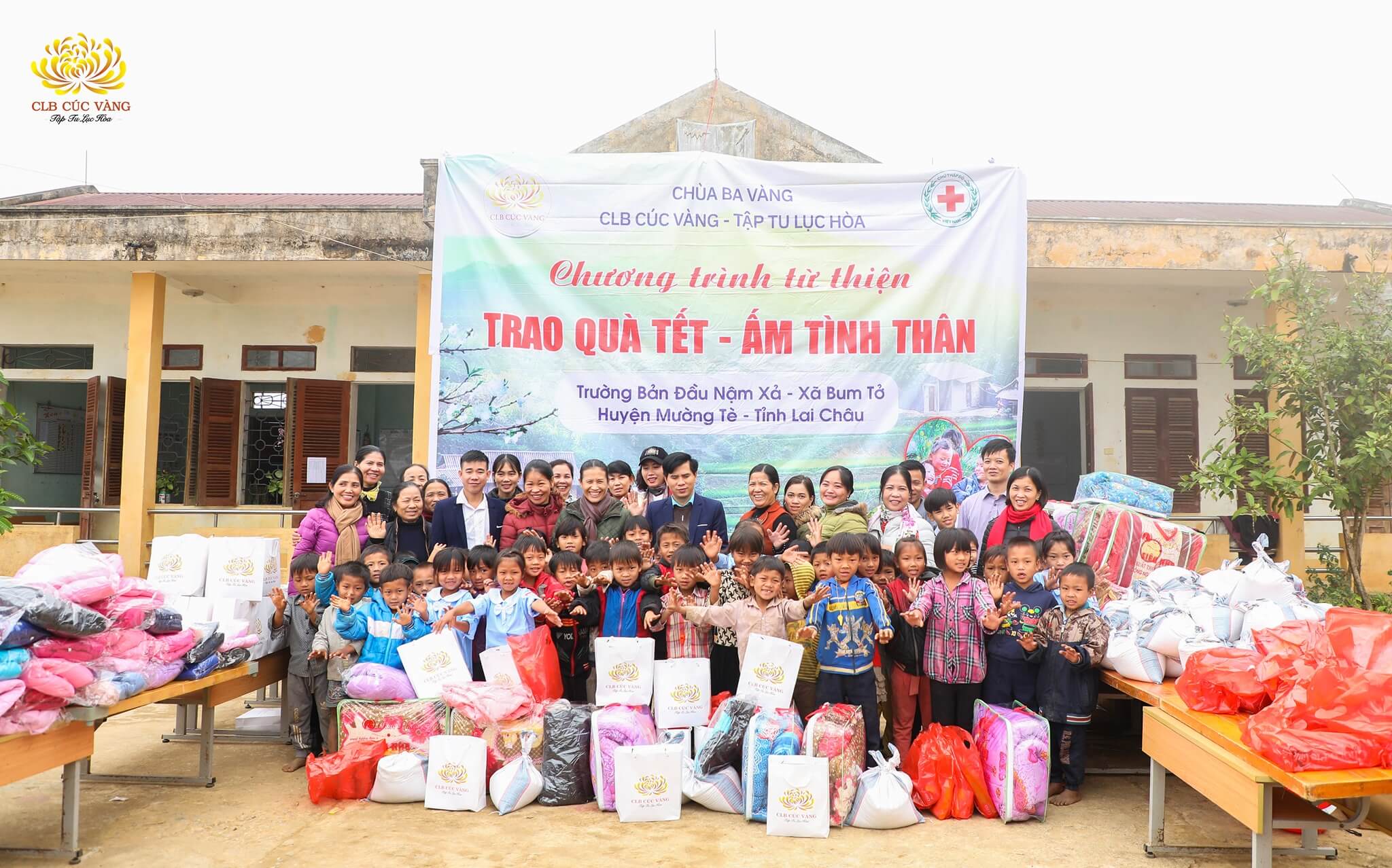 Chương trình từ thiện: Tết ấm tình thân về trên Tây Bắc của CLB Cúc Vàng - Tập Tu Lục Hòa