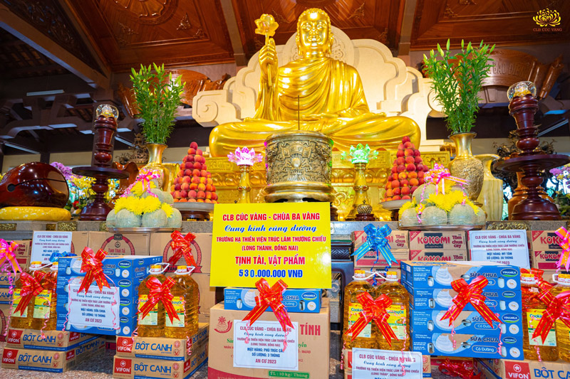 CLB Cúc Vàng - chùa Ba Vàng dâng tịnh tài, vật phẩm cúng dường trường hạ Thiền viện Trúc lâm Thường Chiếu (Đồng Nai)